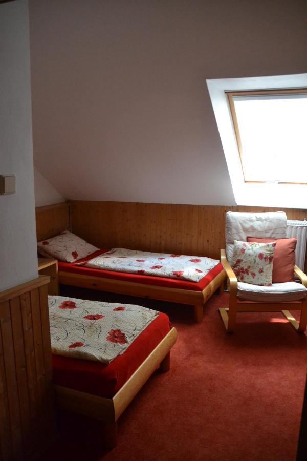 Pension U Akatu Прага Экстерьер фото